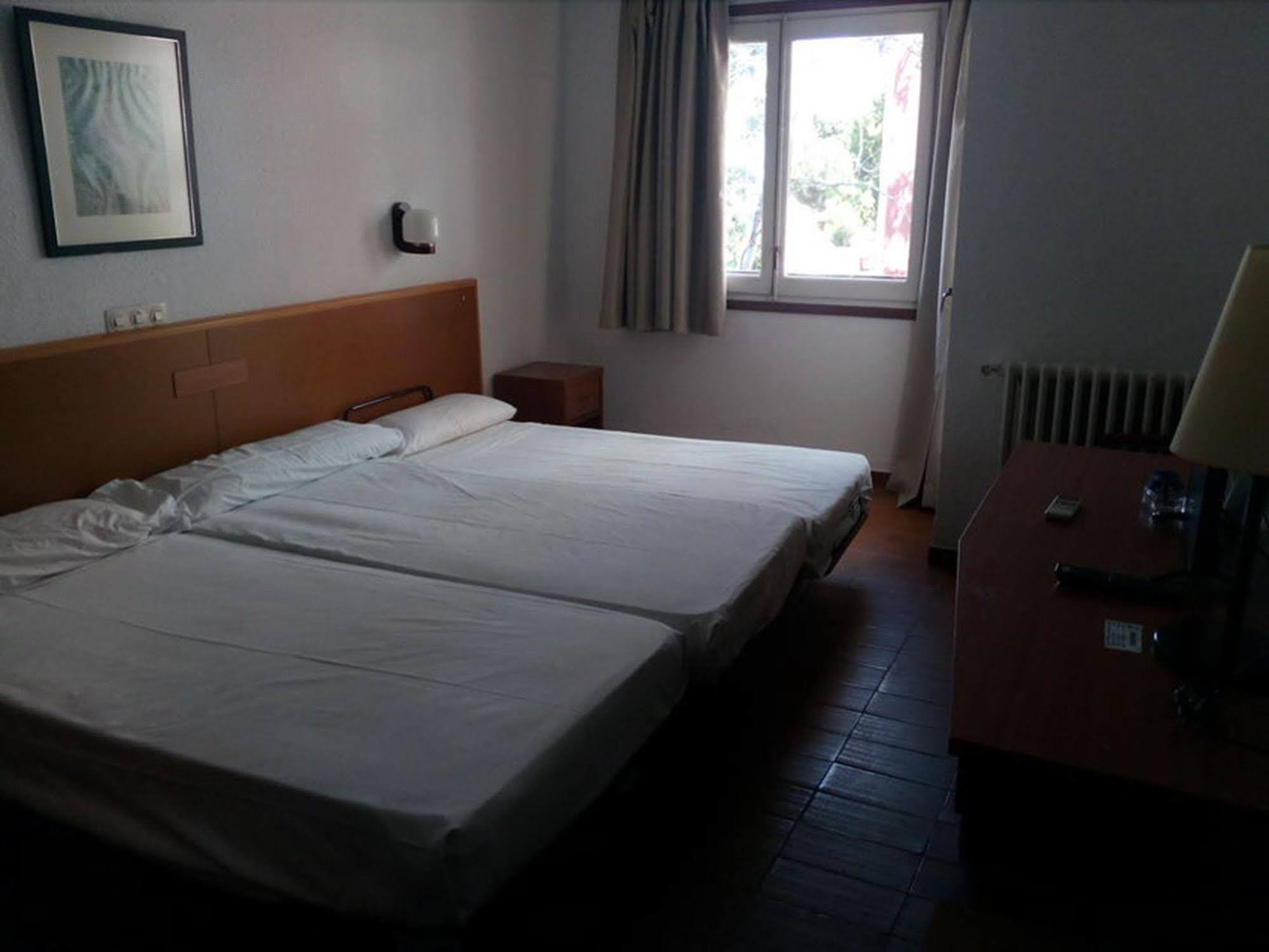 Checkin Torredembarra Hotel Buitenkant foto